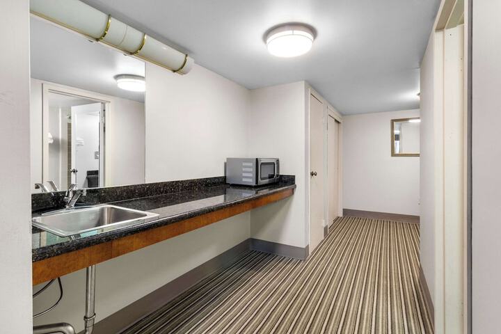 Room 30 of 54