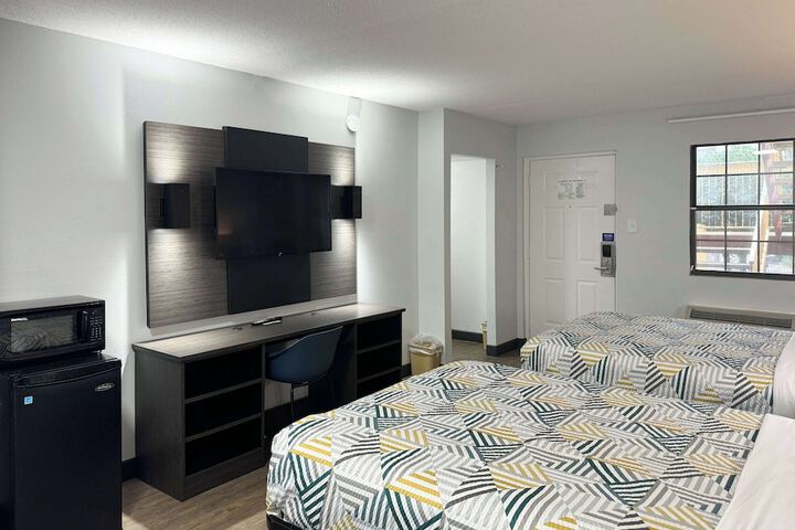 Room 12 of 15