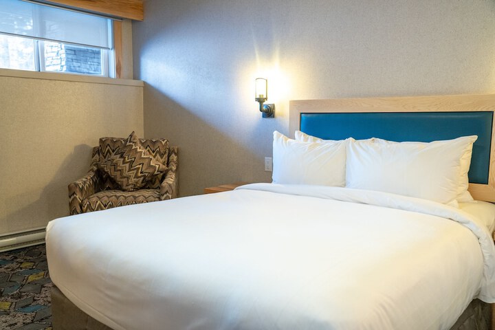 Room 46 of 95