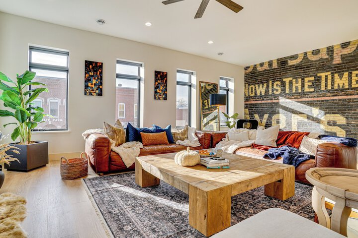 1 Block to Lake City Marina: Condo w / Rooftop Deck