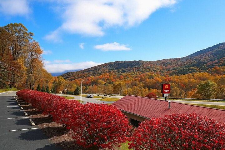 Smoketree Lodge