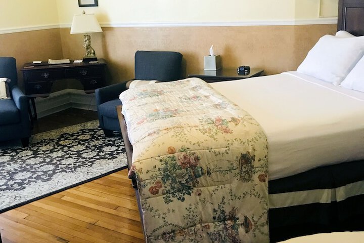 Albemarle Inn