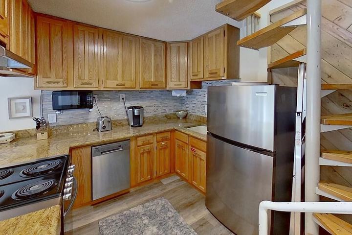 The Crestwood Condominiums