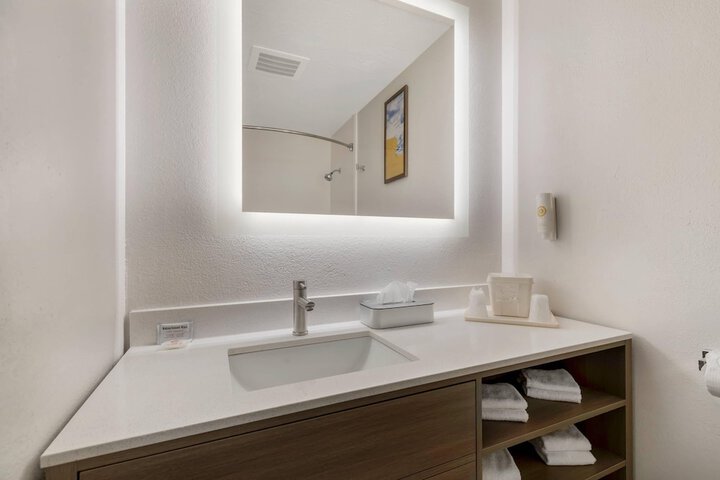 Comfort Inn Ballard-Roosevelt
