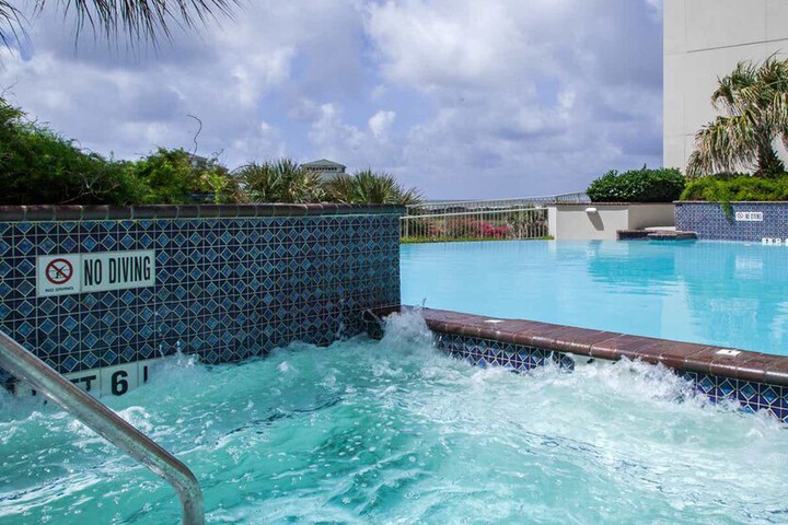 Holiday Inn Club Vacations Galveston Beach Resort by IHG
