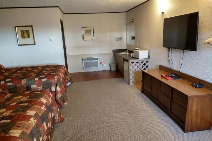 Budget Host 4 U Motel