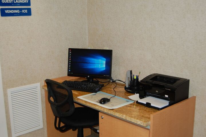 Business Center 49 of 50