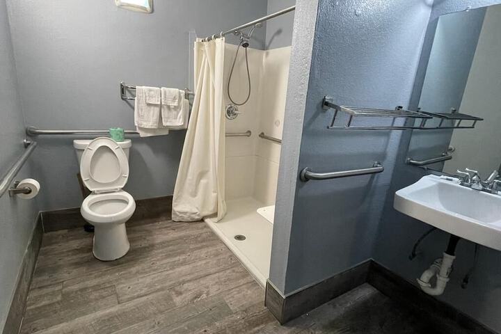 Room 13 of 22