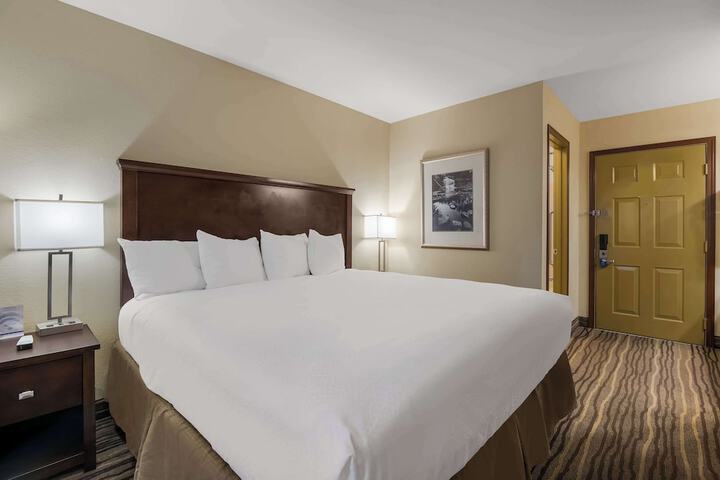 Room 9 of 26