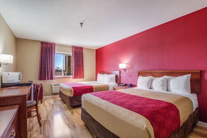Room 21 of 28