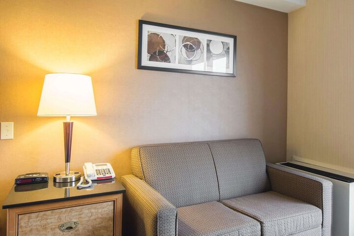 Room 28 of 48