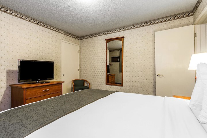 Room 54 of 66
