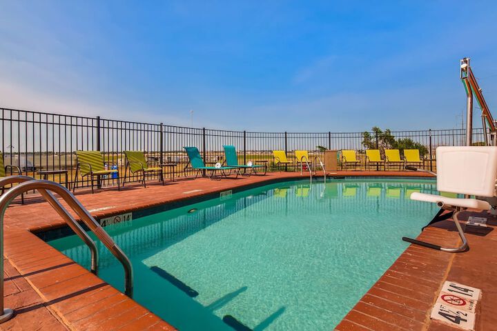 Pool 3 of 14