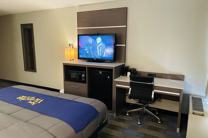 Room 22 of 38