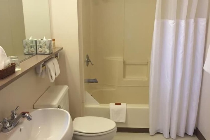Room 16 of 32