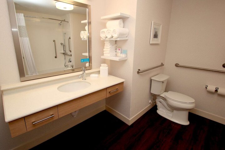 Room 14 of 60