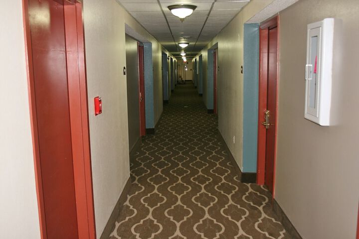 Ballroom/Hall 33 of 40