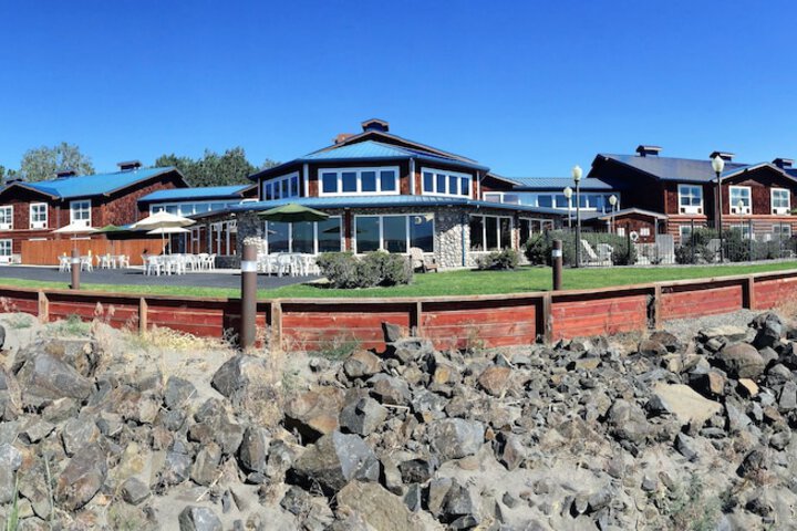River Lodge and Cabins