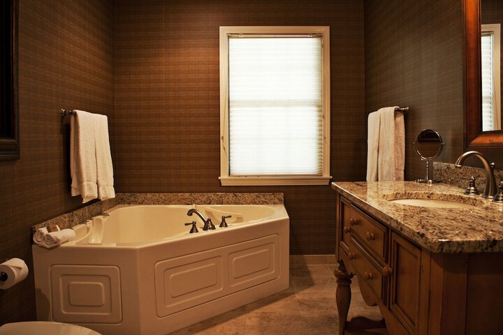 Hot Tub 206 of 228