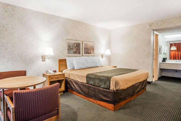 Room 14 of 30