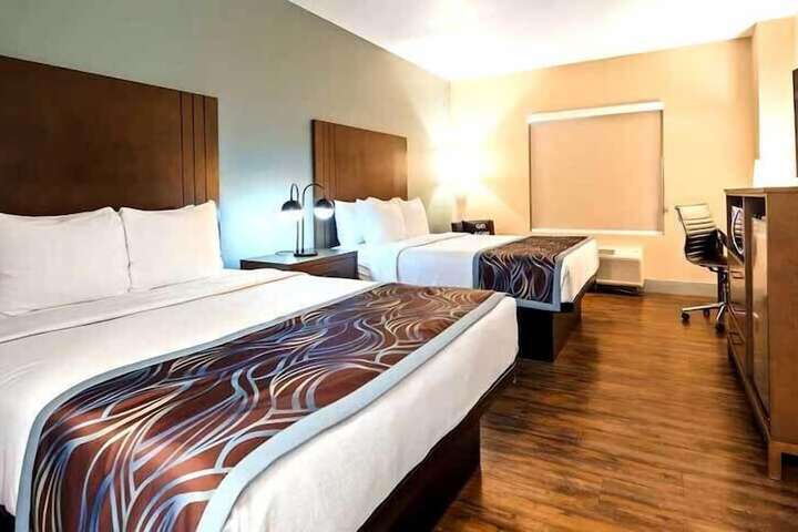 Best Western Plus New Barstow Inn & Suites