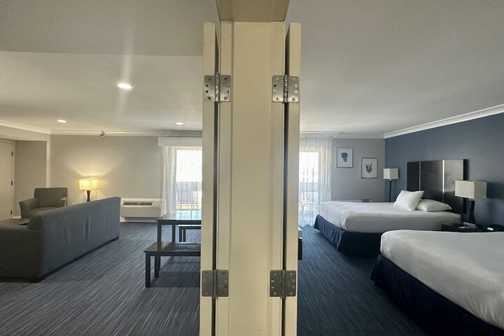 Room 19 of 105