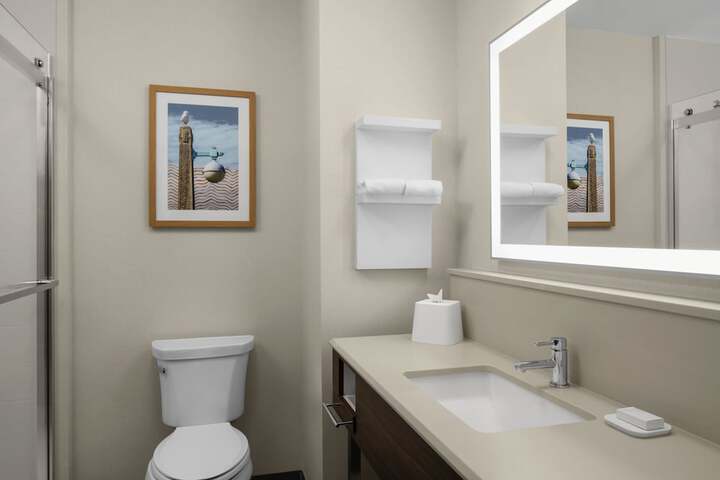Hampton Inn & Suites by Hilton Long Island Farmingdale