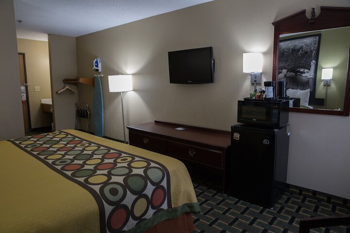 Econo Lodge Canton North
