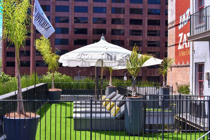 Sundeck 485 of 488