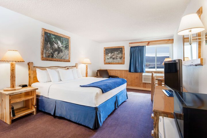 Room 16 of 39