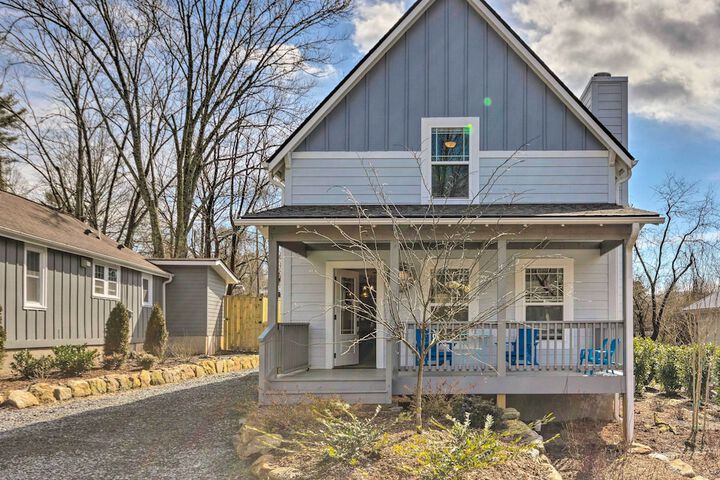 Downtown Brevard Retreat With Fire Pit & Deck!