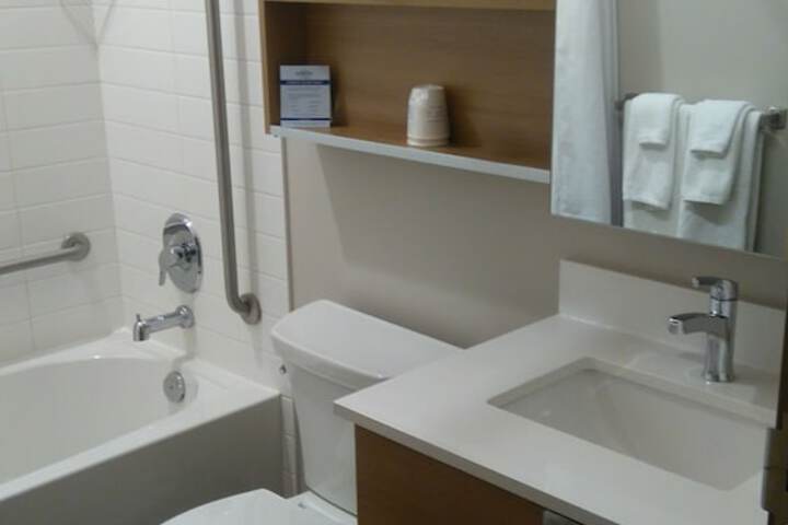 Room 33 of 71