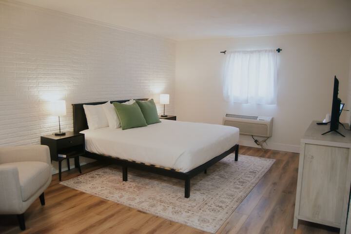 Bradford Guest House - The B