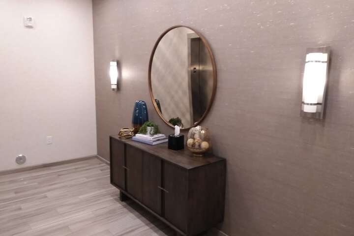 Ballroom/Hall 92 of 98
