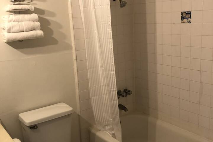 Room 21 of 35