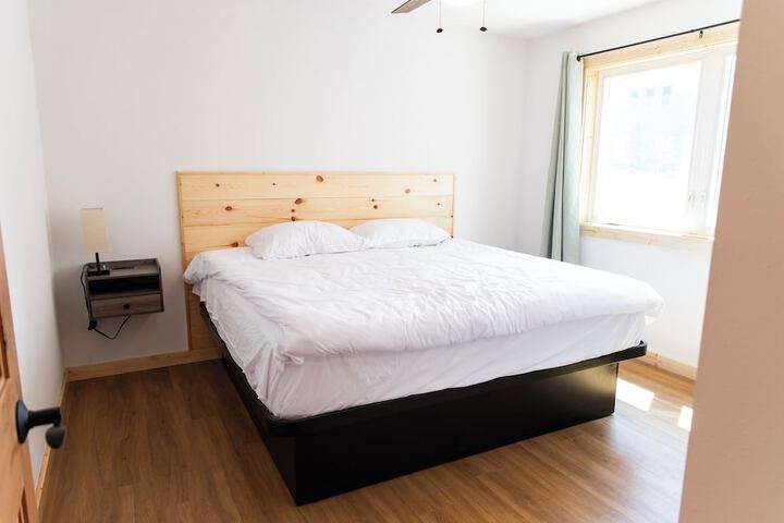 Room 18 of 105