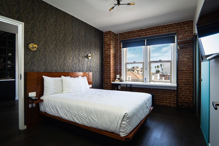 Room 31 of 53
