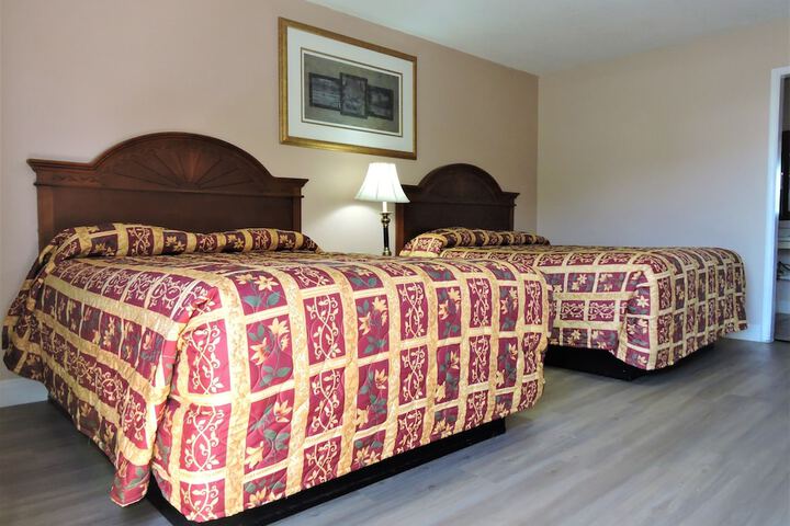 Room 12 of 32