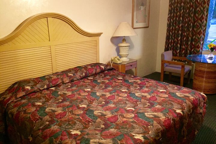 Room 8 of 24