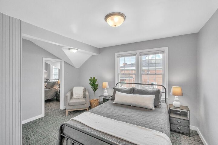 The Loft 3BR Apartment with Scenic Deck