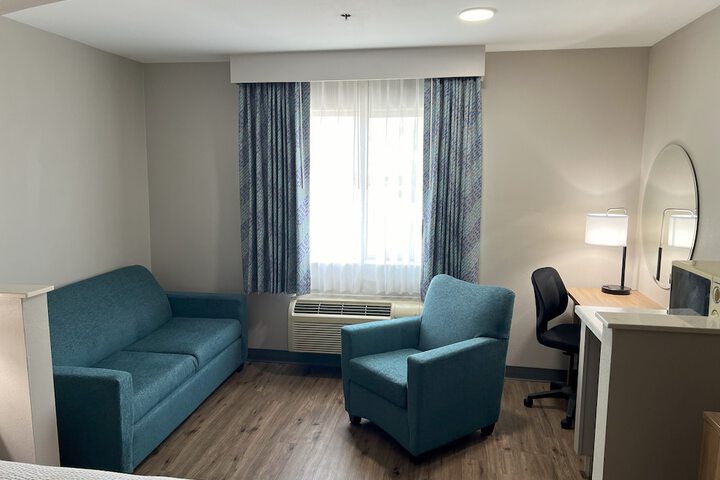 Room 9 of 28