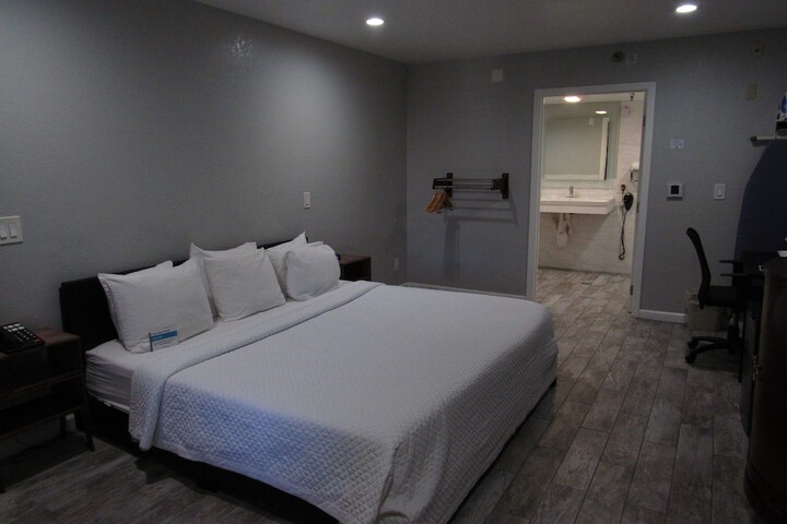 Room 17 of 61
