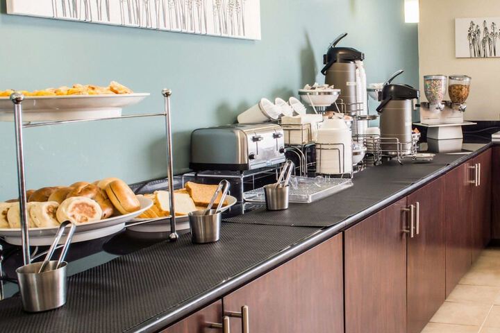 Breakfast/Coffee Service 39 of 42