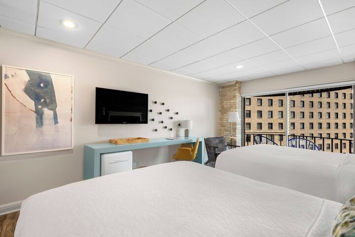 Room 179 of 250