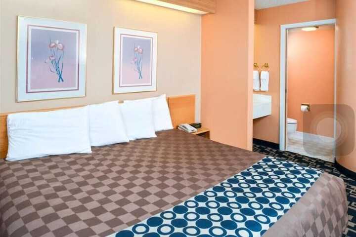Room 12 of 20