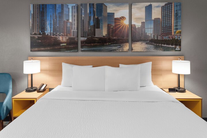 Days Inn by Wyndham Waukegan