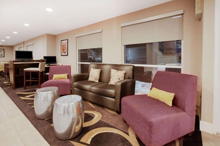 Hotel Interior 9 of 31
