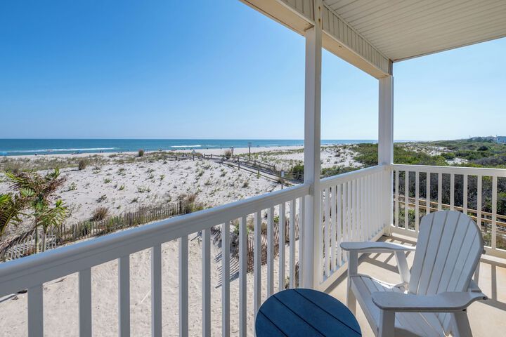 Drifting Sands Oceanfront Hotel