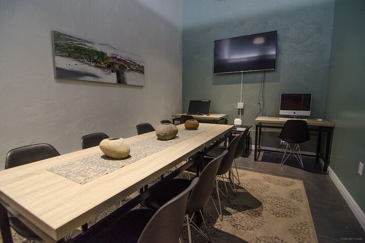 Business Center 99 of 104