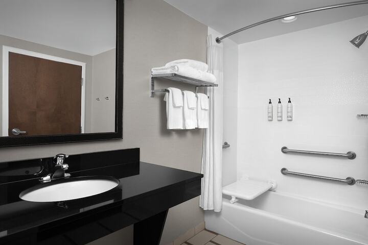Fairfield Inn & Suites by Marriott Fayetteville North